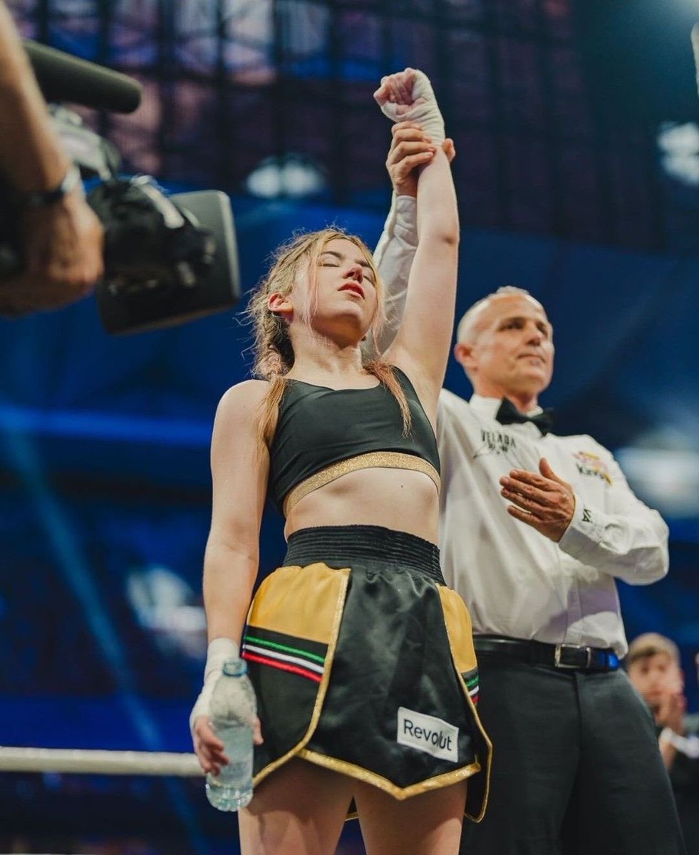 Johss_🕷️📸💀🍓 tweet media