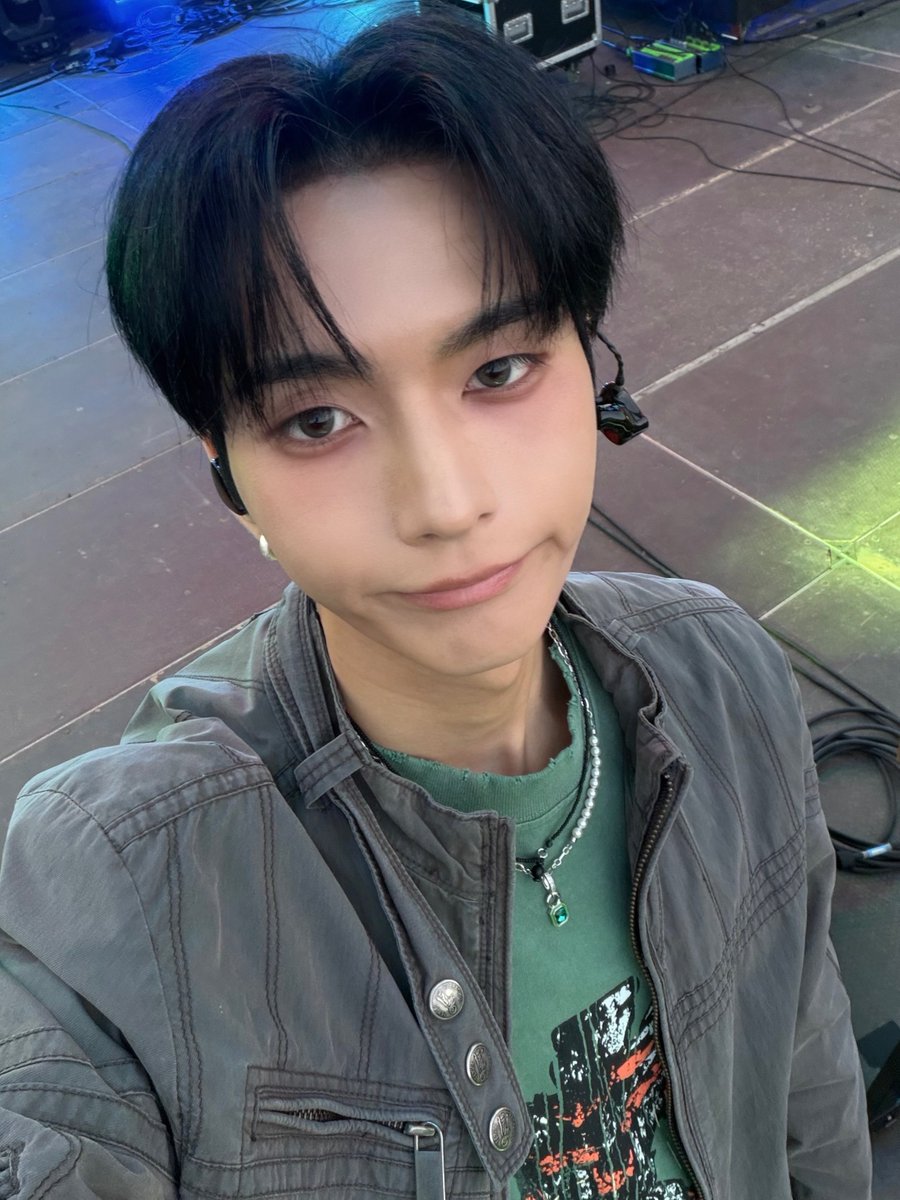🦊 tweet media