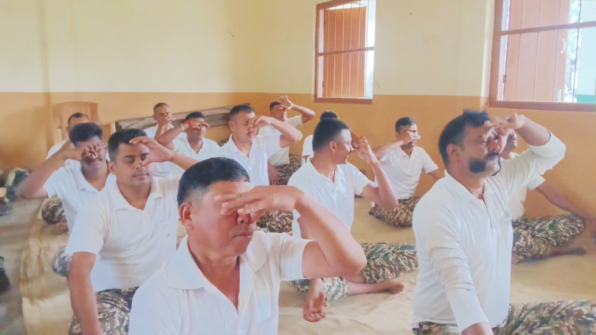 The rain is pouring in Jiribam, Manipur, but the josh of 20 Bn CRPF jawans was unwavering.
They welcomed the morning with yoga, proving discipline has no off-season. Fit for duty, rain or shine! 💪
#CRPF #20Bn #MorningYoga #Discipline #Manipur #InUniform