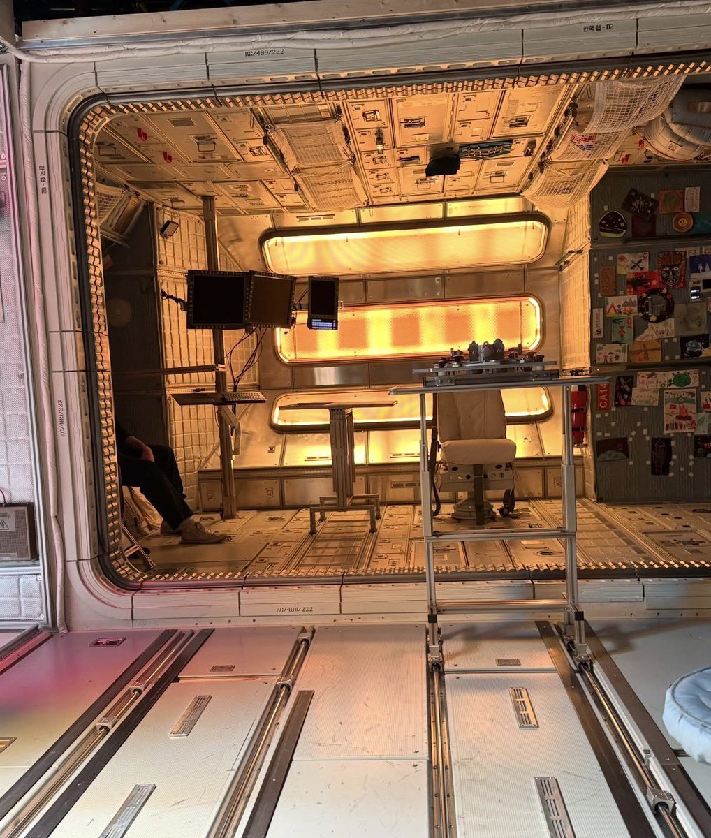 Lee 𓆝 tweet media