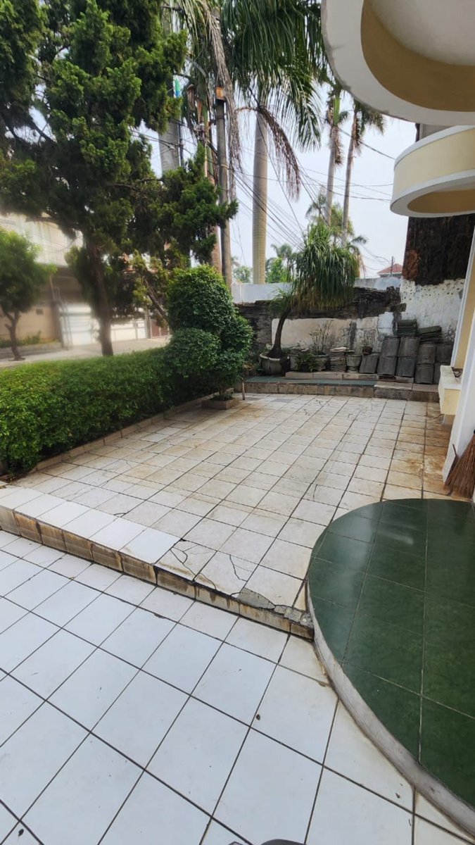 mcsskvn's tweet photo. Dijual Rumah
Citra 1 Ext, Cengkareng
Rumah 1,5 lantai

• Jalan utama
• Luas tanah 200m
• Luas bangunan 145m
• Hadap timur
• 3 KT 2KM
• Ruang tamu
• 1 Kamar ART
• Listrik 5.500kwh (token)

• Gudang (Lantai atas
• Garasi 1 mobil di dalam
• Carport

Harga 2,2M

#JualRumah https://t.co/skbFLSGjig