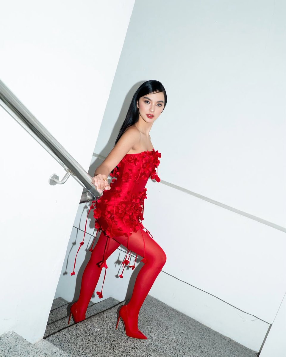psngayondigital's tweet photo. SOBRANG BARBIE! 😍🔥

Former Pinoy Big Brother (PBB) housemate na si Kai Montinola, nag-share sa Instagram ng kanyang stunning photos matapos um-attend ng Philippine premiere ng American comedy-drama film na “The Devil Wears Prada 2.” https://t.co/TteqE5wsdV
