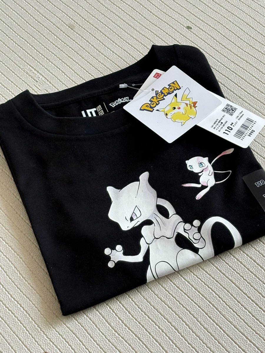 rrriesyon's tweet photo. ミュウツーのTシャツあんまり見かけないからつい買っちゃった🔮けど調べたら110サイズ着るようになるの5-6歳らしいからクローゼットで熟成しとこね https://t.co/VqyE69DVPt