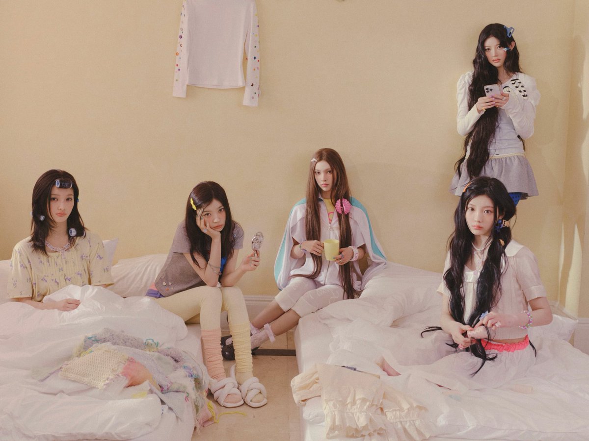 illit ph★tocards tweet media