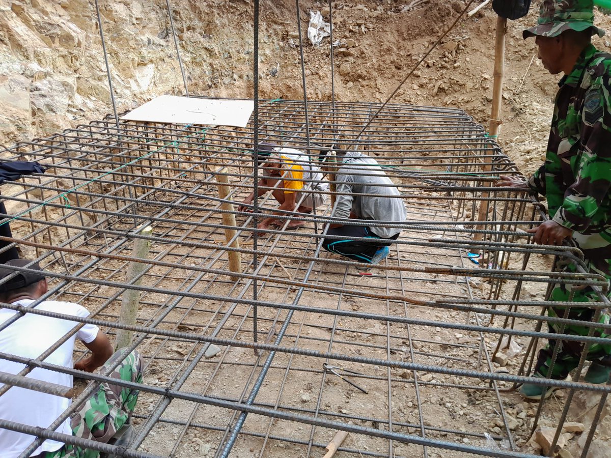 Kodam9Udayana's tweet image. Kerangka Pondasi Jembatan Garuda Hampir Rampung, Siap Masuk Tahap Pengecoran

#Bima #JembatanGaruda #Infrastruktur #PembangunanDesa #AksesEkonomi
