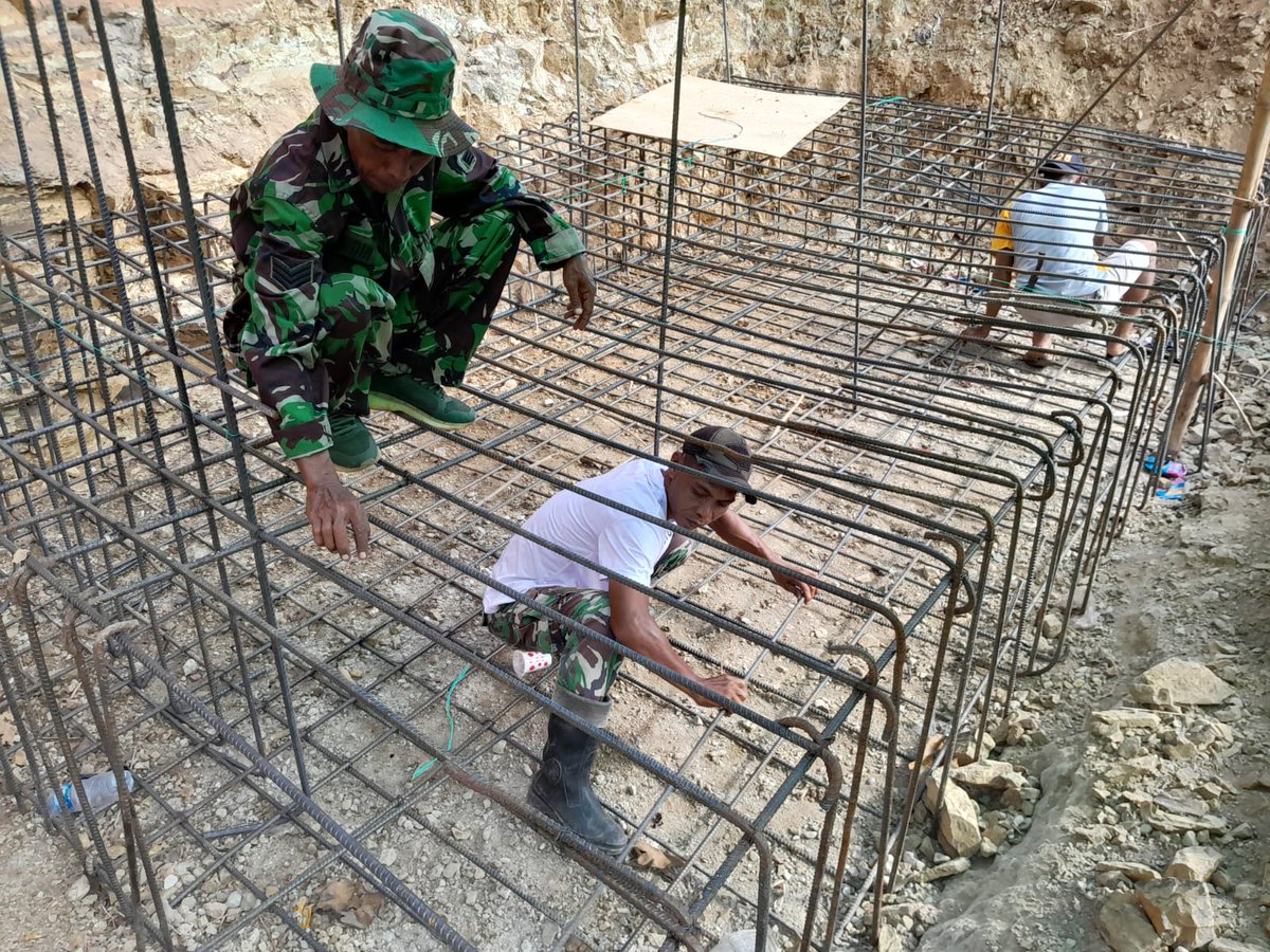 Kodam9Udayana's tweet image. Kerangka Pondasi Jembatan Garuda Hampir Rampung, Siap Masuk Tahap Pengecoran

#Bima #JembatanGaruda #Infrastruktur #PembangunanDesa #AksesEkonomi