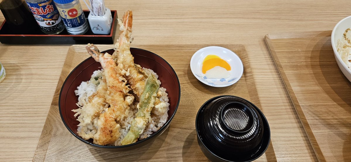 会社飯
天丼よかった