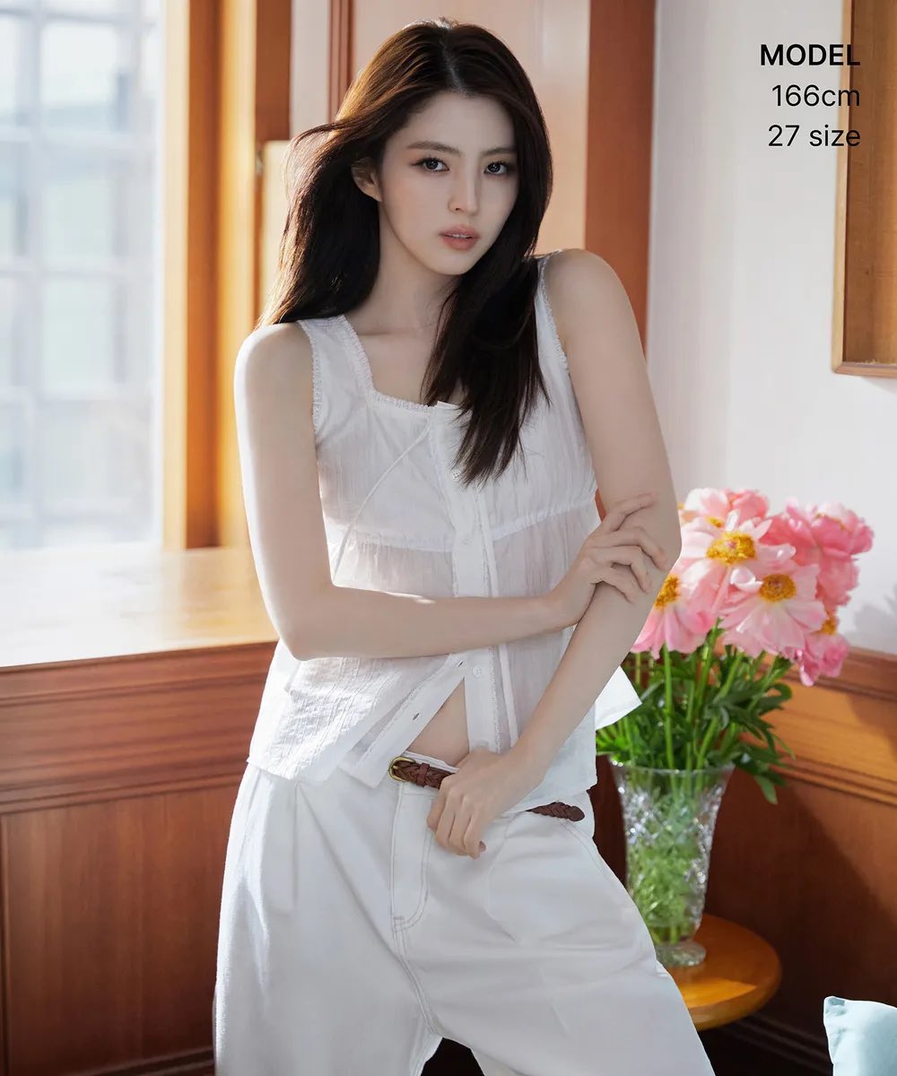 xehee123's tweet photo. #HanSohee x #Musinsastandard 🌸 https://t.co/emUR83zQcv