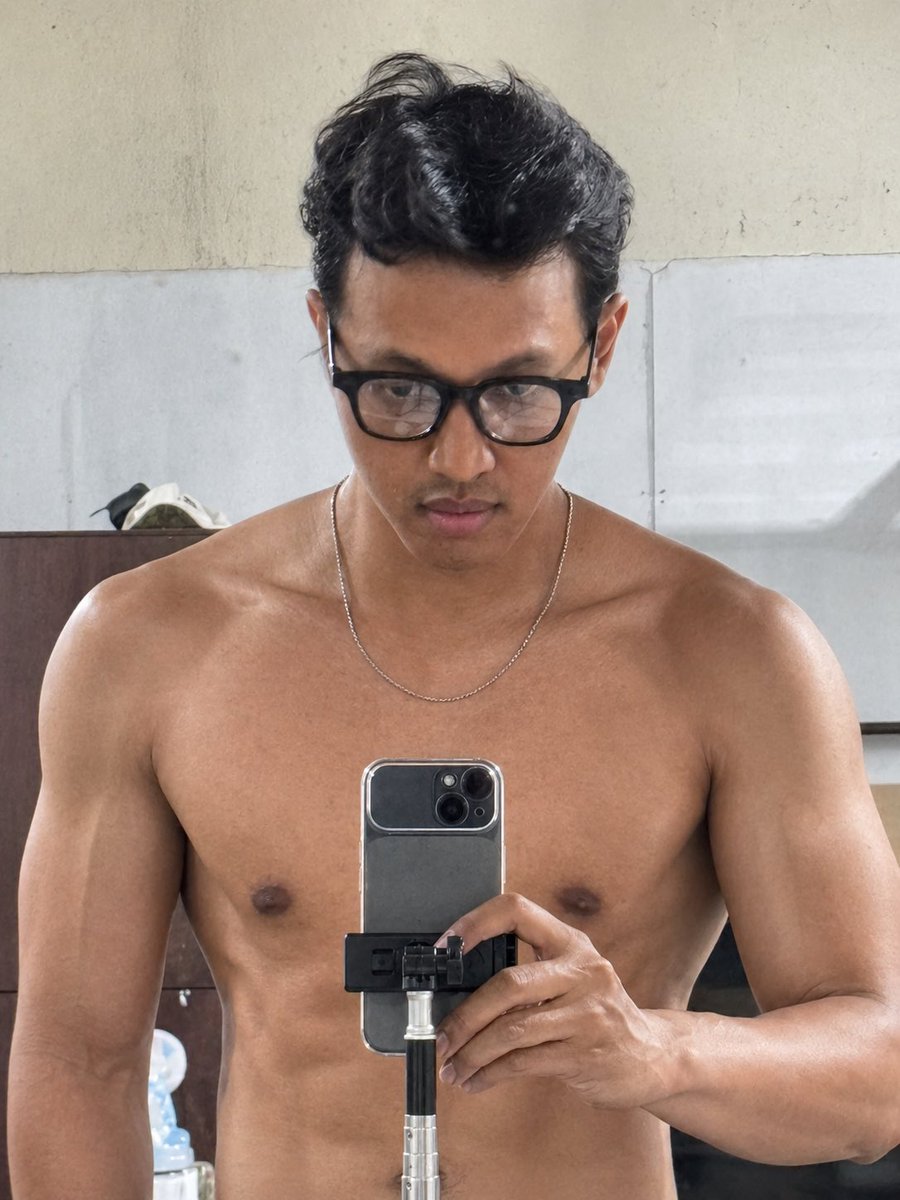 mrvlsrmdhn's tweet photo. manifesting punya badan gitu 😅 edit edit AI https://t.co/HONi92Onwz