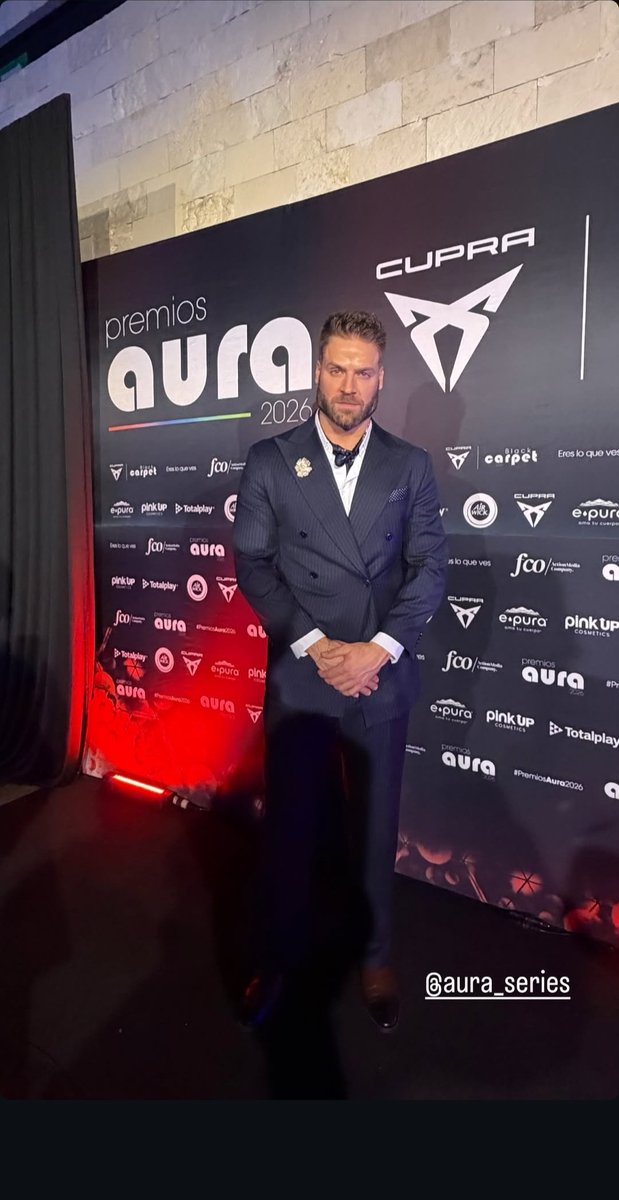 jorgelosanews's tweet image. Jorge Losa @jorgelosaactor en la Cupra Black Carpet de Premios Aura 2026 @AuraSeries. #jorgelosa #Actor #Modelo #Cantante #Conductor