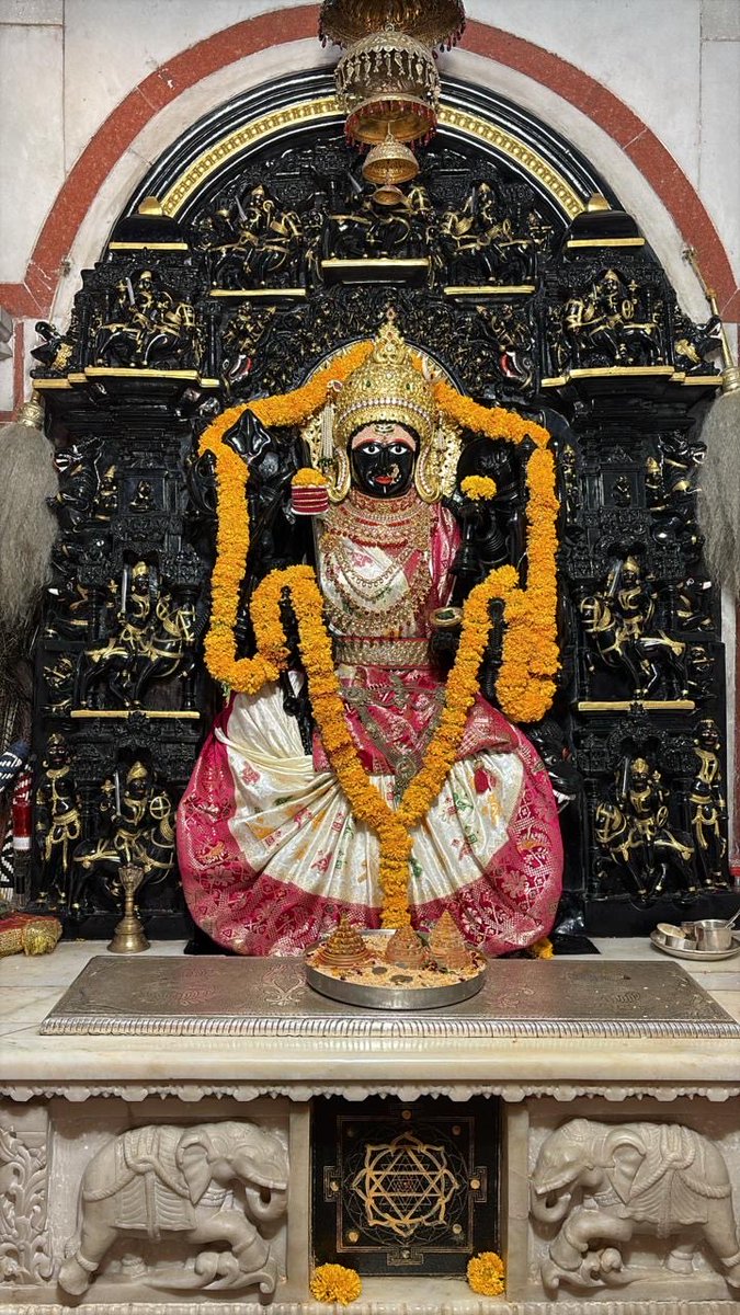 माँ त्रिपुरा सुंदरी आज के दर्शन ( 27 अप्रेल 2026 ) #maa #maatripura #maatripurasundari #jaymatadi #banswara #rajasthan #india #banswara #Rajasthan