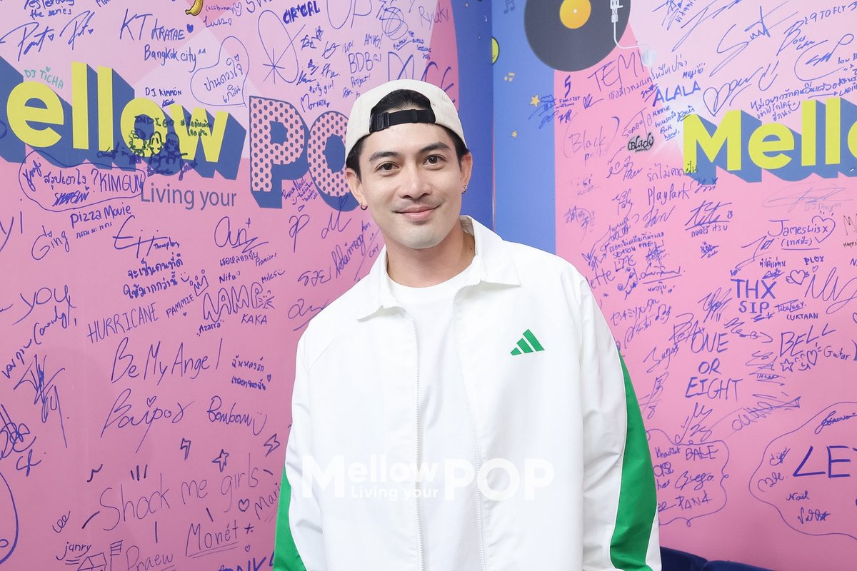 MellowPOP_TH's tweet image. ✨ Mellow POP เก็บตกภาพบรรยากาศไลฟ์ของ “MAX JENMANA” กับ EP ALBUM “ACT ONE”
.
#MellowPOP
#MAXJENMANA
#MAXJENMANA_ActOne
#SonyMusicThailand
#SonyMusicThaiArtists