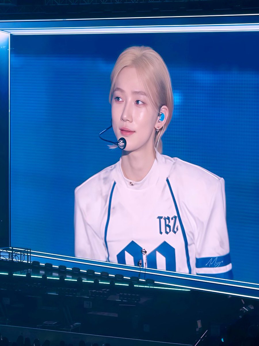 Yielva_VVU's tweet image. 260426 
I Love You
#NEW #뉴 #THEBOYZ #더보이즈