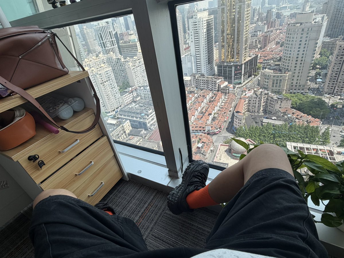 TimmyWuu's tweet photo. 今天，好热！ https://t.co/uLGb3IOXWP
