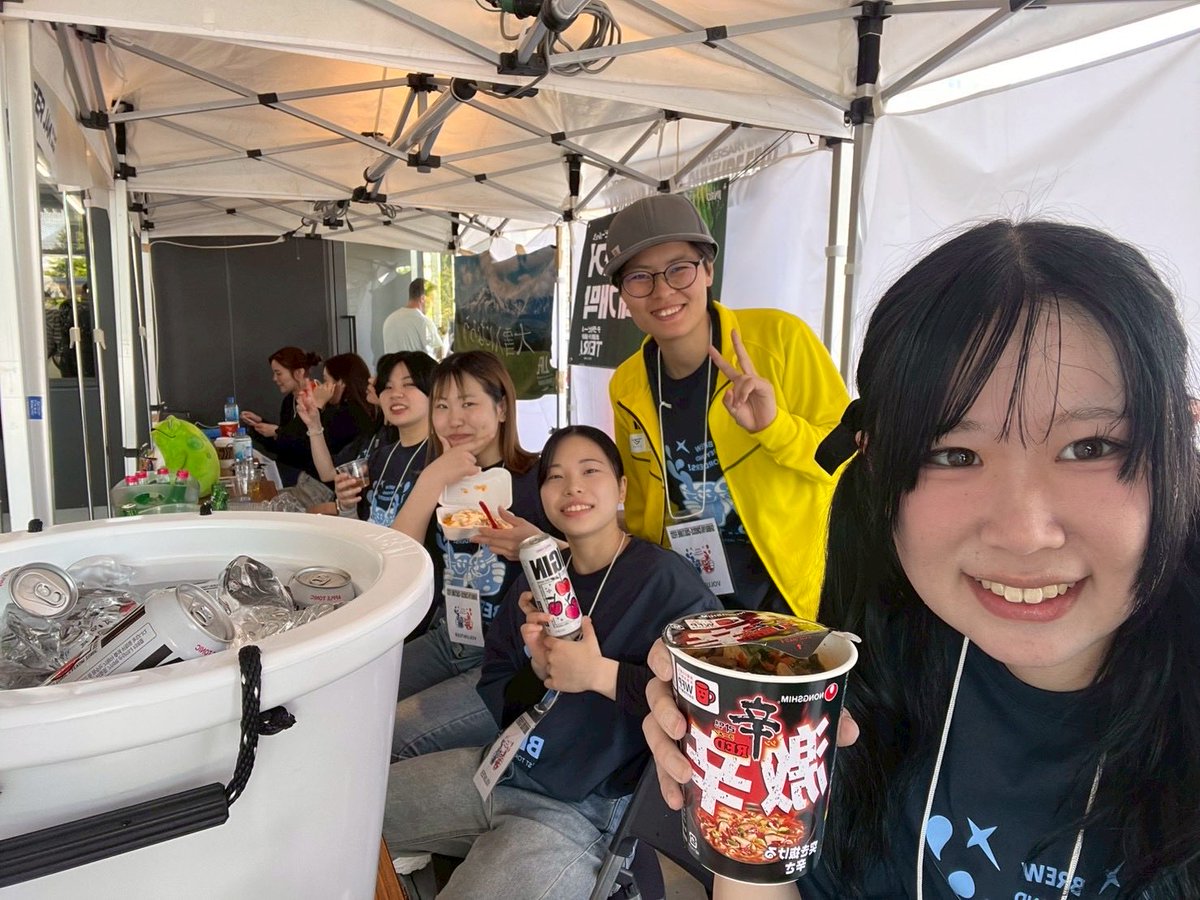 SUNFINITY_jp's tweet photo. 🌻4.25.26🌻
二日間にわたってビールイベントの販売スタッフとしてお手伝いをしました!
昨年も参加しましたが、今年は韓国とのコラボでまた違ったお酒を楽しむことができました🇰🇷
外国から来たお客様含め沢山の方と交流することができました!
#クラフトビール
#ビール
#ビールイベント
#SUNFINITY https://t.co/M0QKdY6cnl