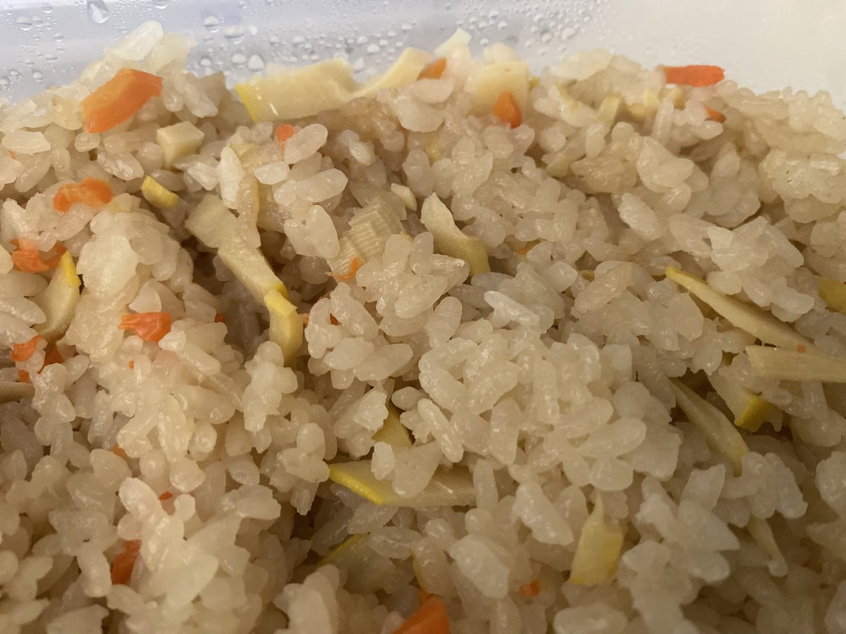タルタル自作したけど、玉ねぎの水分が思ったより多かったからシャバくなってしまった