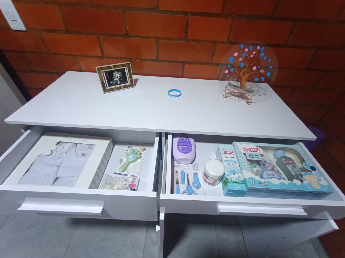 ymmontoya's tweet photo. Hoy armamos la comoda del Babysaurio y preparar cada pequeño detalle me tiene el corazón tan llenito 🩵🩵🩵 https://t.co/iCMp8ntNCF
