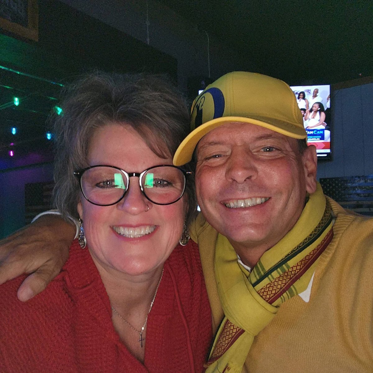 HughesTweets's tweet image. Look who's home!!! So much fun catching up! #sundayfunday 🍻#iowa #usa