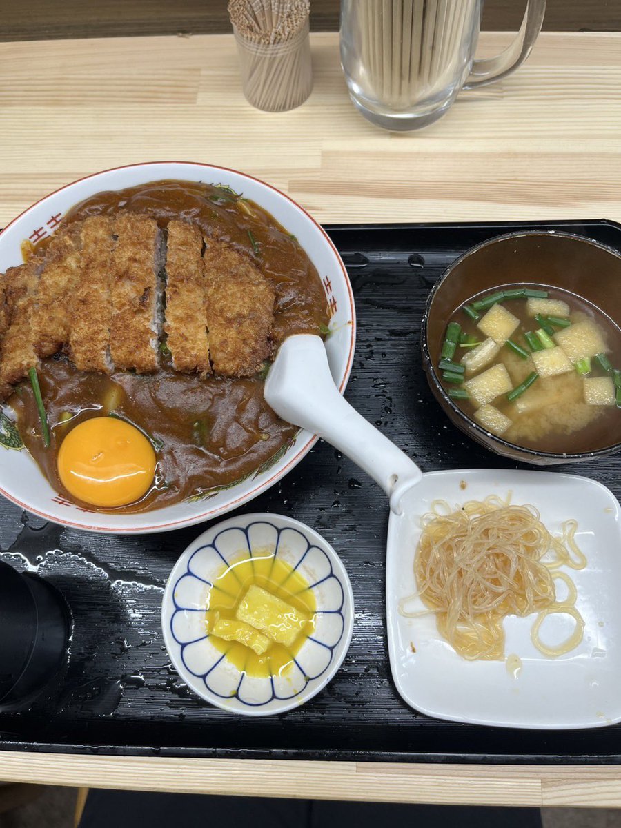 キンダーサプライズ tweet media