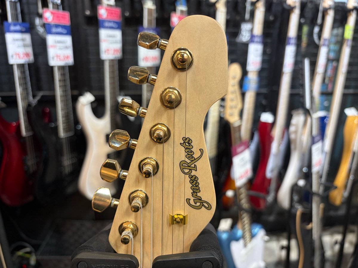 bbsapporock's tweet image. 【#GrassRoots G-SNAPPER/DX】のご紹介です✨

歪ませても粒立ちが良く、⁡コードでも分離感を保ったまま抜けるサウンド♪

⁡スリムなネックと取り回しの良いボディで演奏性も高く、テクニカルなフレーズにも対応します🎸

カラーバリエーションも豊富で初めての一本にも選びやすいモデルです🌈