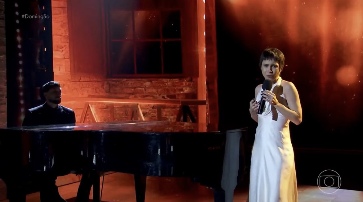 marcospitta's tweet photo. Daphne Bozaski brilhou demais hoje no #Domingão principalmente quando dublou Elis Regina na batalha do #LipSinc ela é maravilhosa e encanta em tudo que se propõe a fazer. https://t.co/jF18jxiiz2