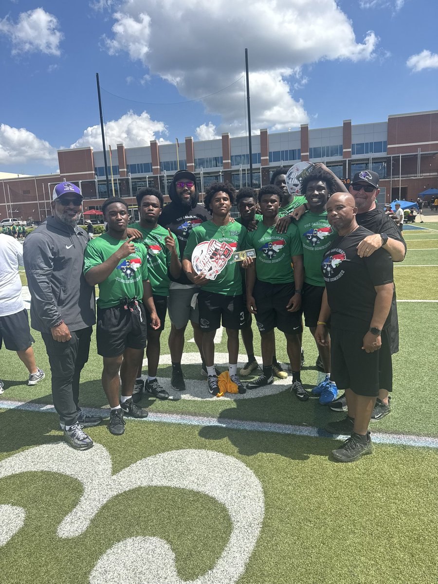 RidgeViewF_Ball's tweet photo. Thank You @CoachesCombines for putting on a first class event!  Our @RV_FB_Prospects represented themselves well! https://t.co/L784LpjlSU