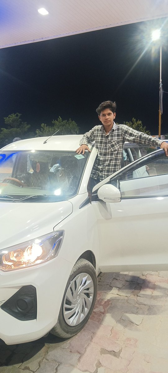 karan1240622's tweet image. सभी भाइयों को क्रांतिकारी जय भीम 💙💙।।  जिसने कलम से किस्मत बदली, वो नाम है हमारा,
झुकते नहीं हालातों में, ये काम है हमारा,
बाबा साहब के रास्ते पे चलना ही अरमान है हमारा ✊🔥 #bhimarmychief #bsp #Queen #priyanshukumar