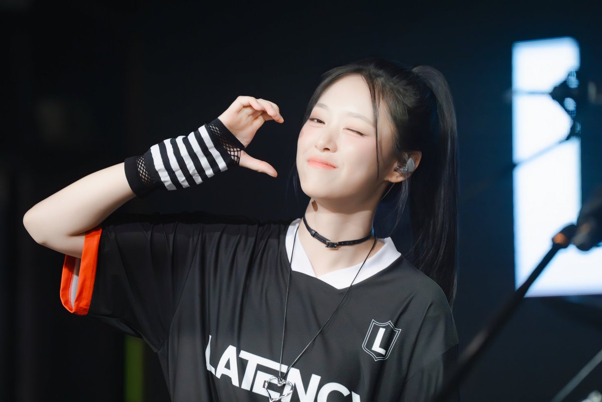 윤포토 tweet media