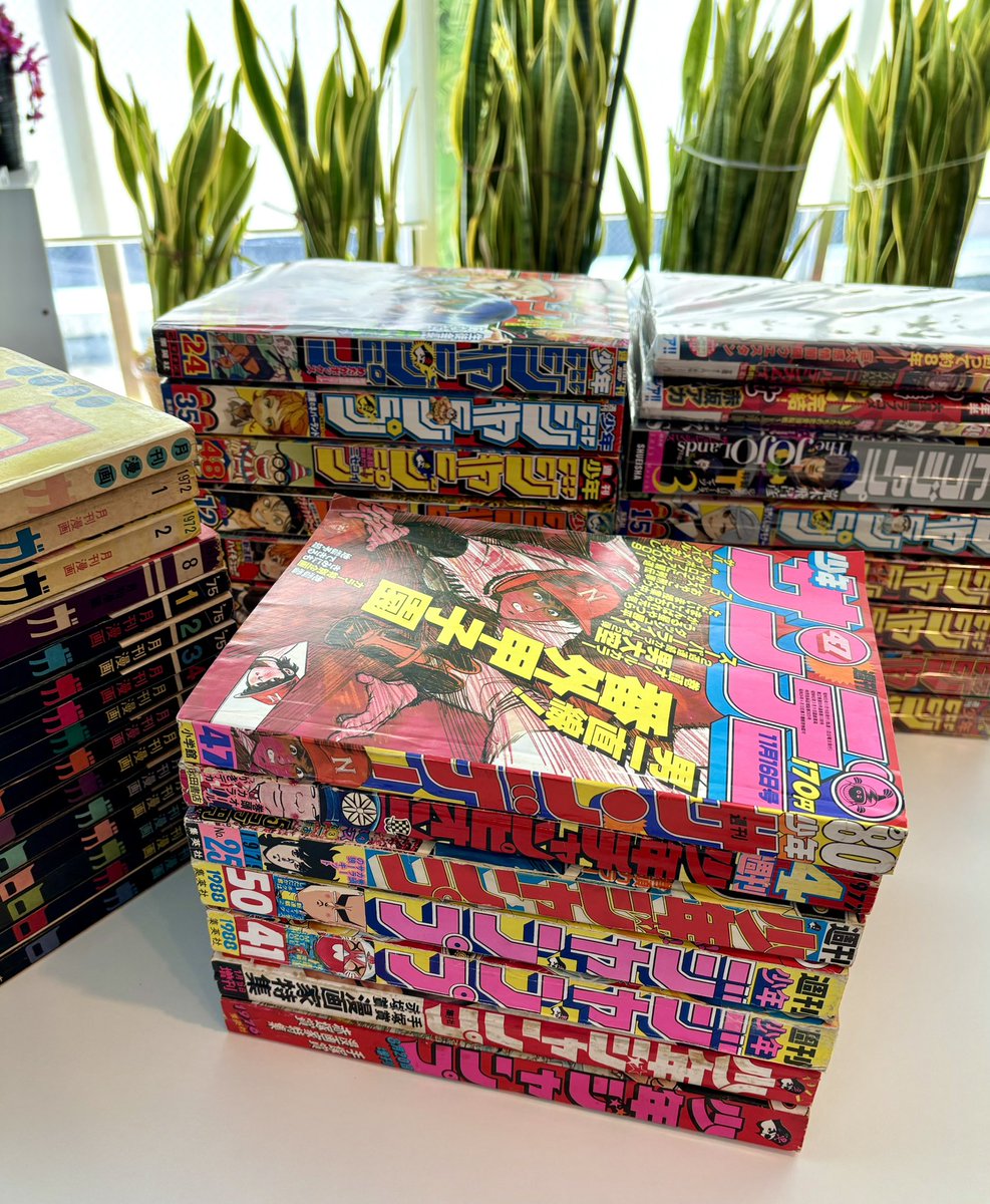 本日からぼちぼち商品を登録していきますよ！まずは大量に眠る漫画雑誌