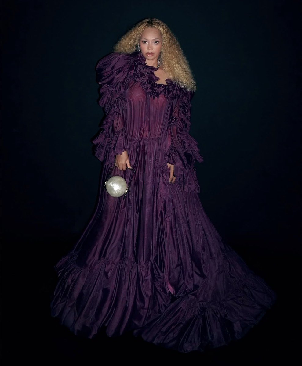 Pop Crave tweet media