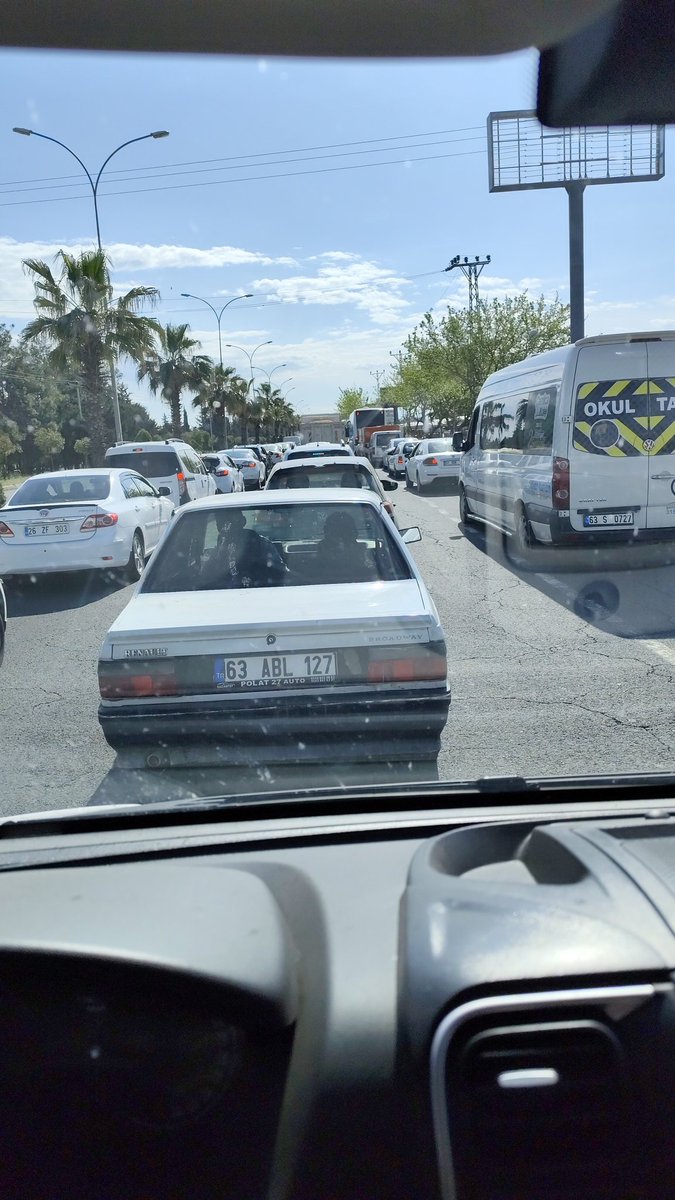 Barisbadilli's tweet photo. Plansız programsız çalışmanın eseri saatler boyunca kuyrukta beklemek olsa gerek.
@sanliurfabld https://t.co/lvh0VGYSr2