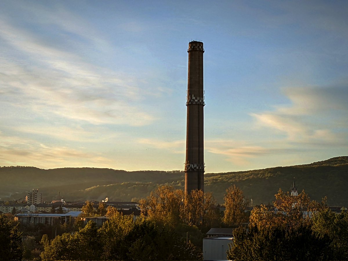 Feli2828's tweet image. #streetphotography #urban #sunrise