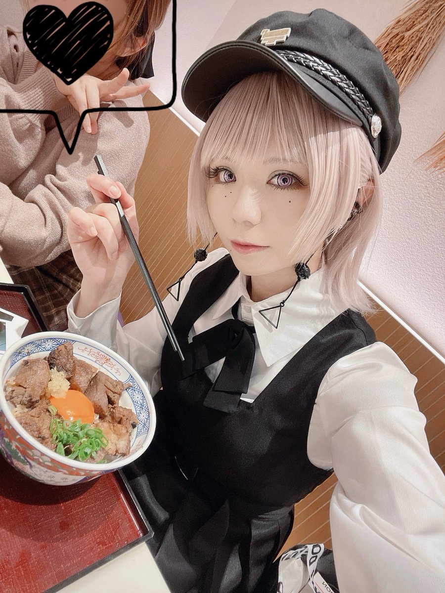 Panda panda cosplayer tweet media