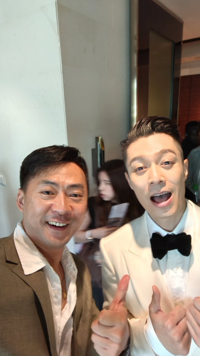 yimahk's tweet image. 是谁在和周柏豪自拍？
哦，是我 
#周柏豪 #富卫赛马会 #FWD