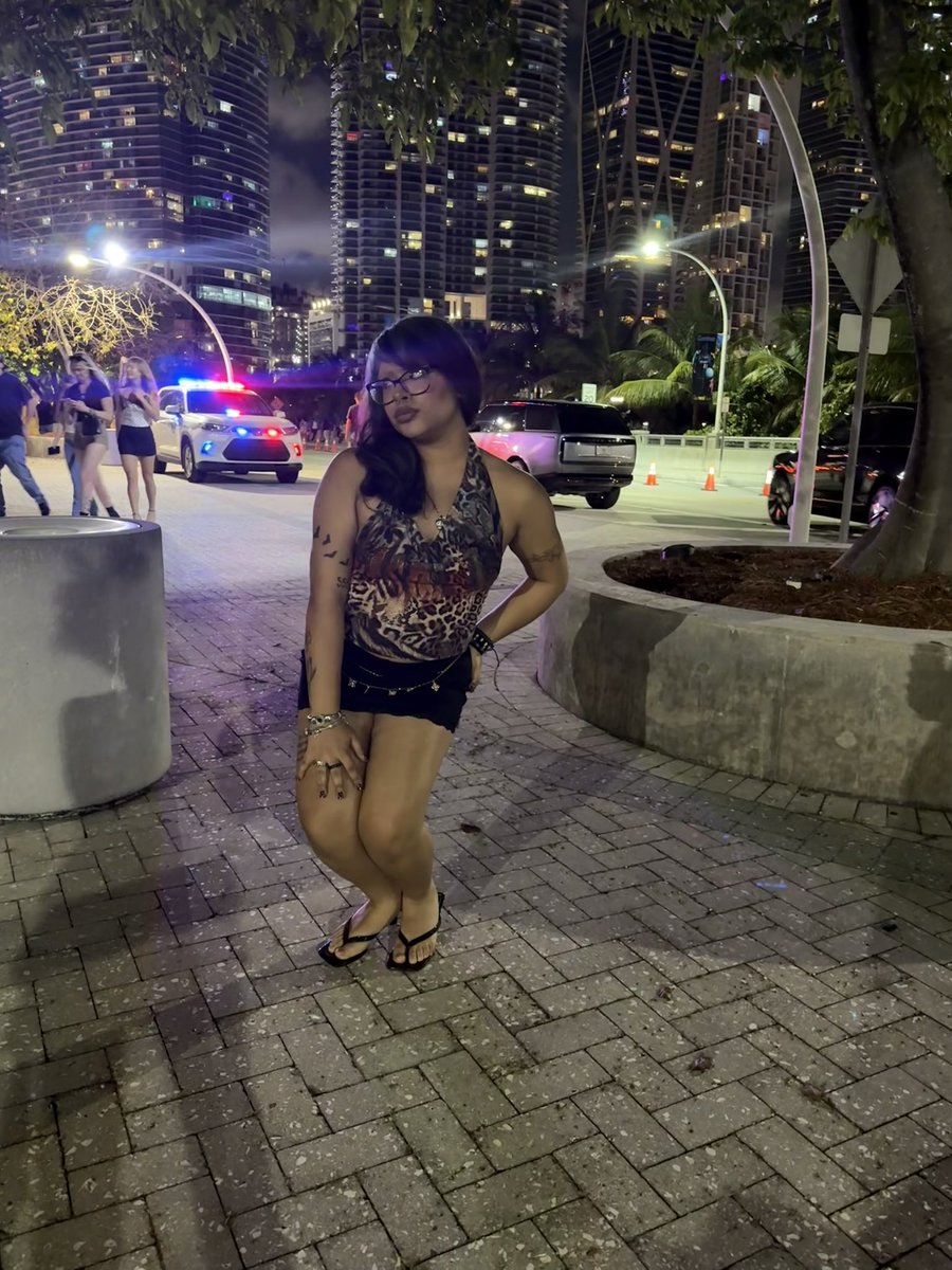 pixiiemermaid's tweet image. #concert XD