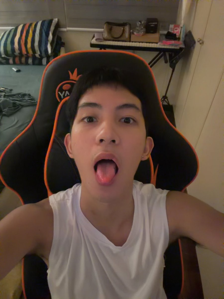 iamyoshi tweet media