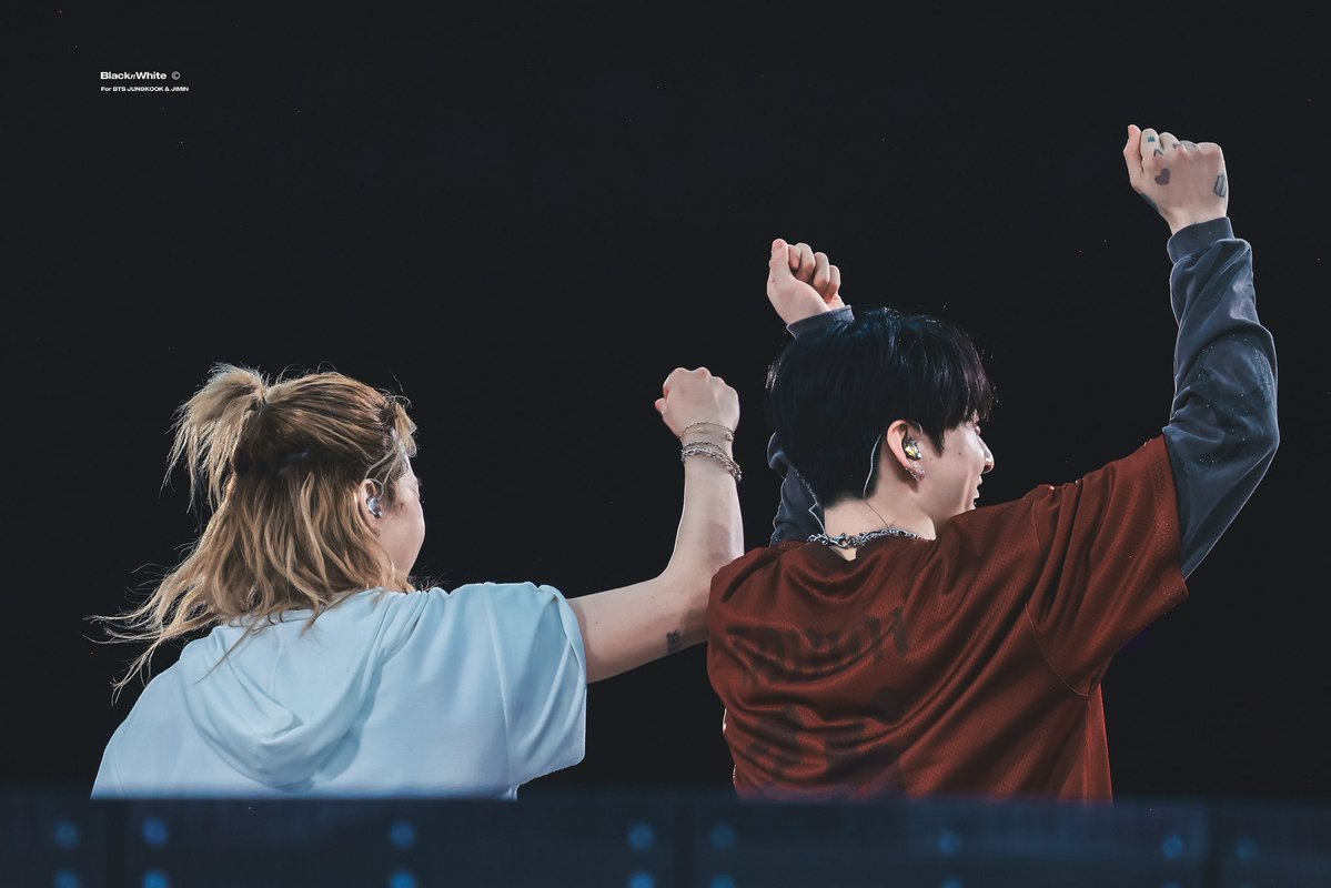 260426 HD

I love them😭

#지민 #정국 #JIMIN #JUNGKOOK
#방탄소년단 #BTS <a href="/BTS_twt/">방탄소년단</a>