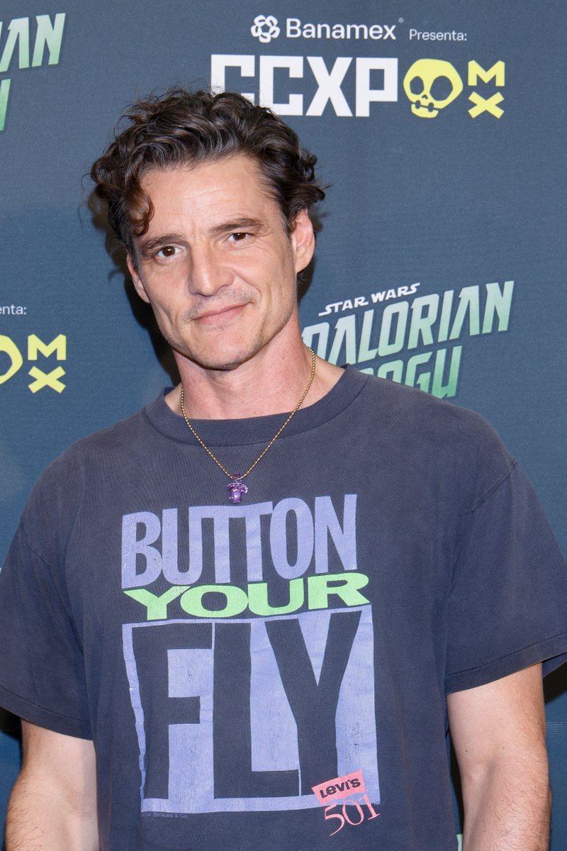 Pedro Pascal Photos tweet media