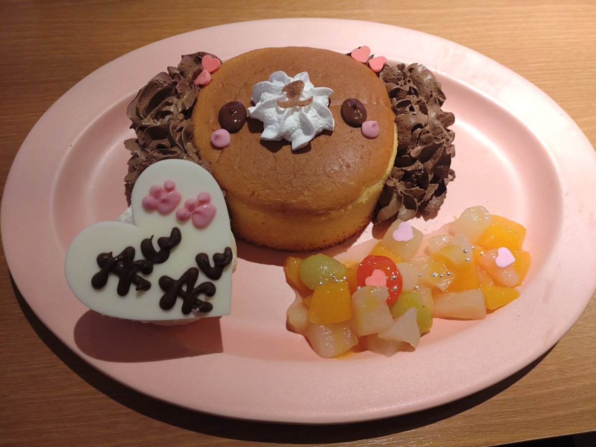 sho_concafe0731's tweet photo. 大阪のat-home cafeにご帰宅😊
デザートセットで可愛いパンケーキとアイスカフェオレをいただきました😆
今回泊まったホテルはat-home cafeのほぼ隣でした💦
#athomecafe
#メイドカフェ https://t.co/EwxFpMyr5f