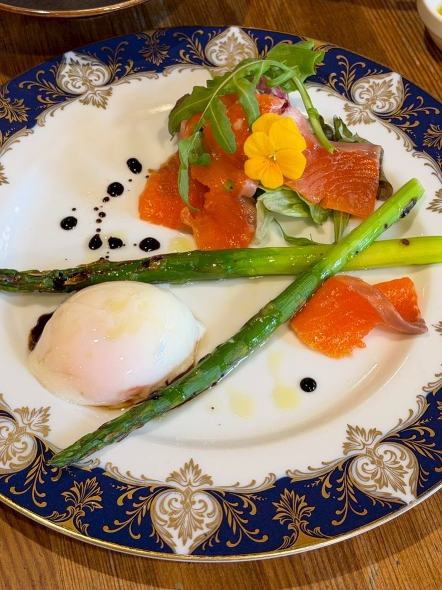 otokomaeeeeee's tweet photo. 南越谷 ビストロ男前でございます！

ランチコース選べる前菜より
『アスパラグリルとサーモンマリネ 半熟卵添え』🍽️
4月のメニューですので是非お早めにお越し下さいませ☺️

皆様のご来店お待ちしております‼︎ https://t.co/5NWaLVwssC