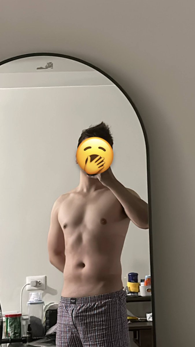 eggsy01_lance's tweet photo. Okay, felt hot - will not delete. Haha just woke up https://t.co/u64LMHJ60a