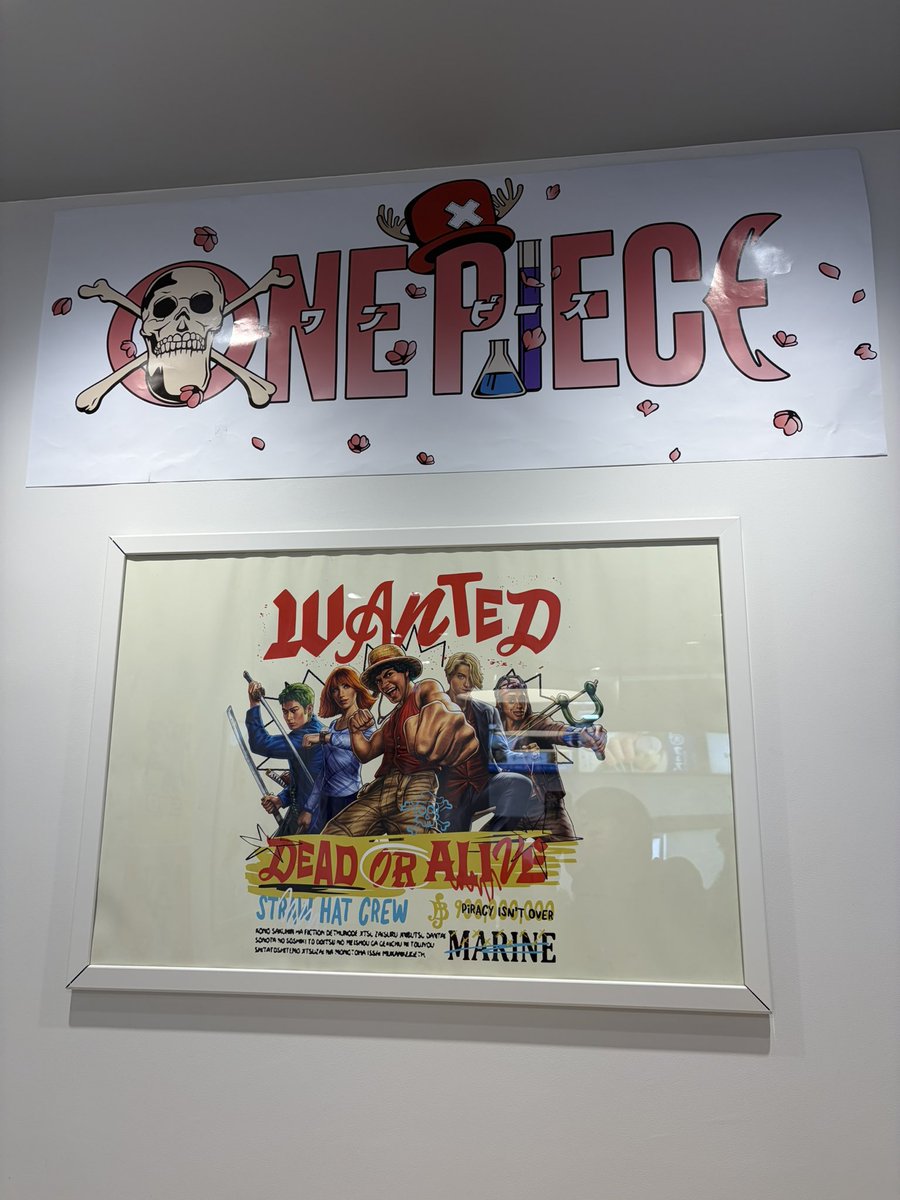 鎌倉駅に、ネトフリワンピコラボのりんご飴のお店🍎

めっちゃ美味しかった✨✨