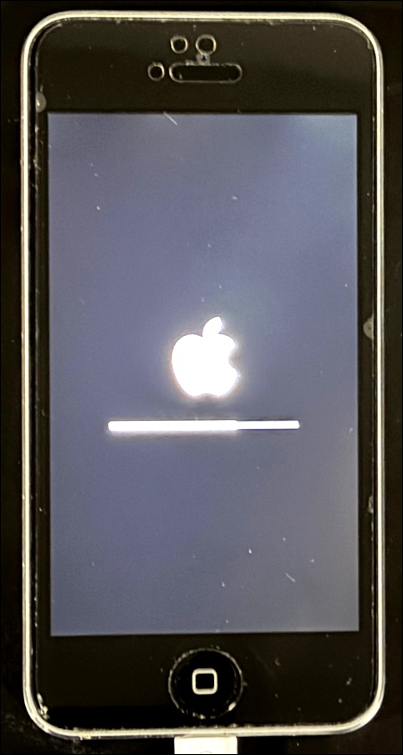 DaveTaylor's tweet image. So Retro! Tired of endless notifications on your run, at the gym, or during your commute? Switch from an iPhone to an iPod. Really! It's what the cool kids are doing, and I dragged out an ancient iPod Touch to go through the setup process myself: askdavetaylor.com/how-to-resurre… #ipod