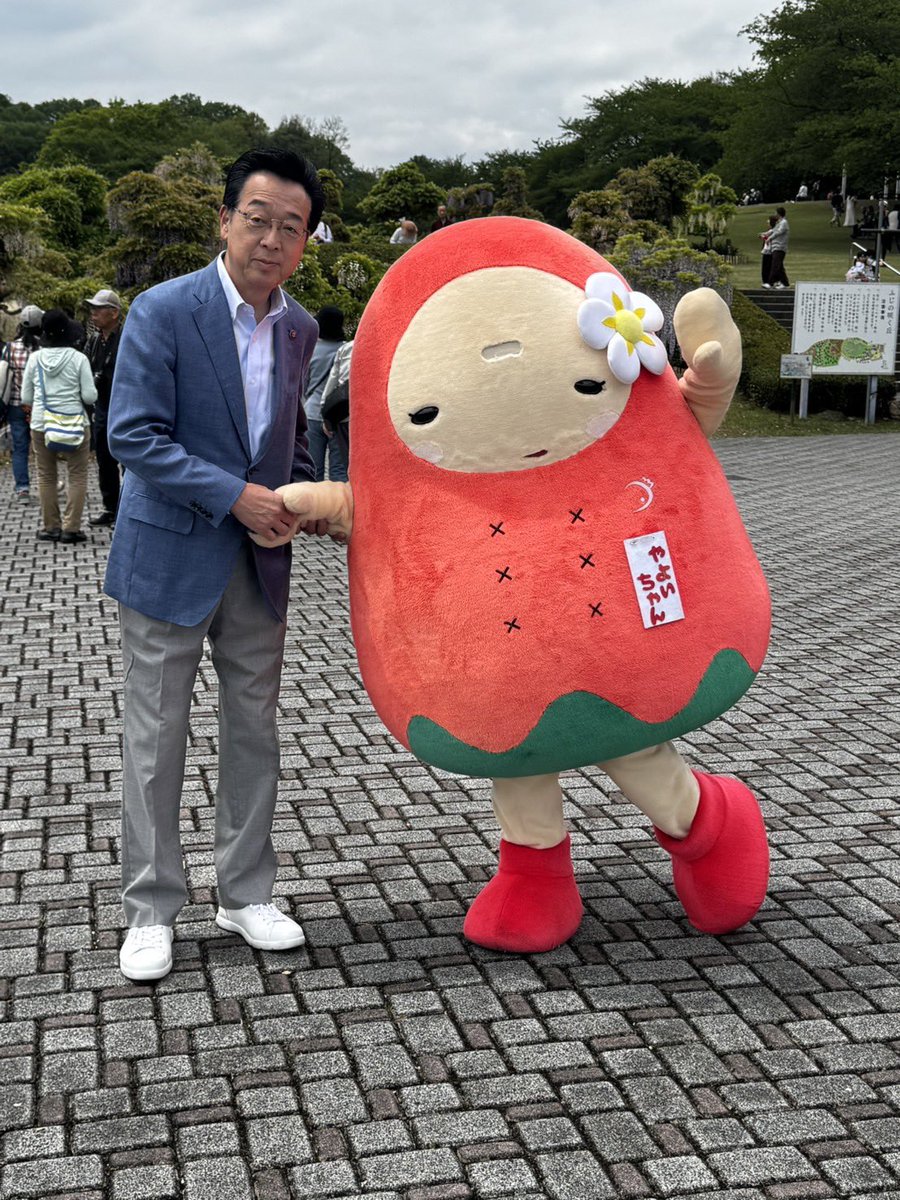 4月27日(月)おはようございます。 今日もカフェ、直売所17時まで