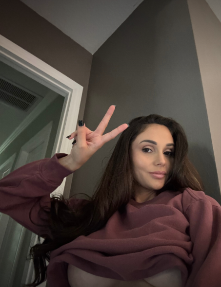 Ariana Marie ™ tweet media