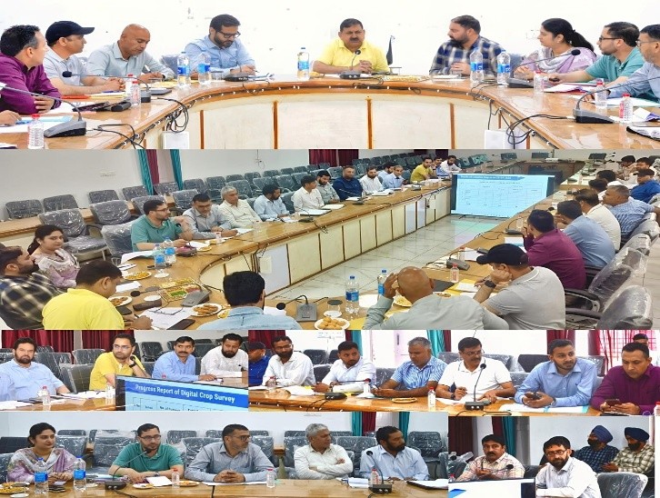 RisingKashmir's tweet photo. #DCPoonch reviews working of #RevenueDept.
@PoonchDm @DICPoonch
https://t.co/GlGYk3erFp. https://t.co/VV9cq7otlW