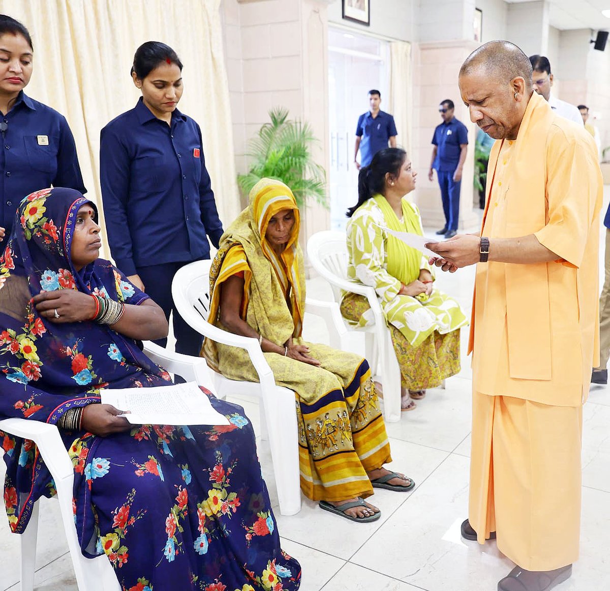 Yogi Adityanath Office tweet media