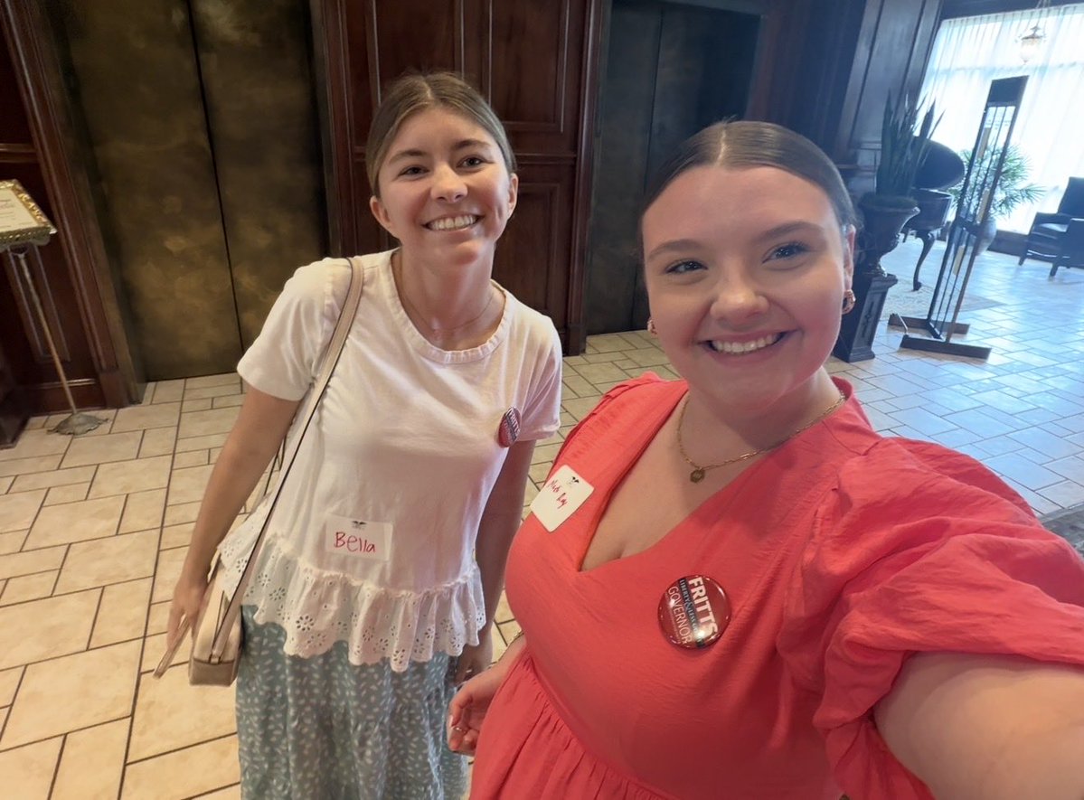 MadiRaysDays's tweet image. What have YOU done this month to create change? 🇺🇸 Activism starts at the local level — show up, speak out, volunteer, and get involved in your community. Small actions lead to big impact. ✊ #Activism