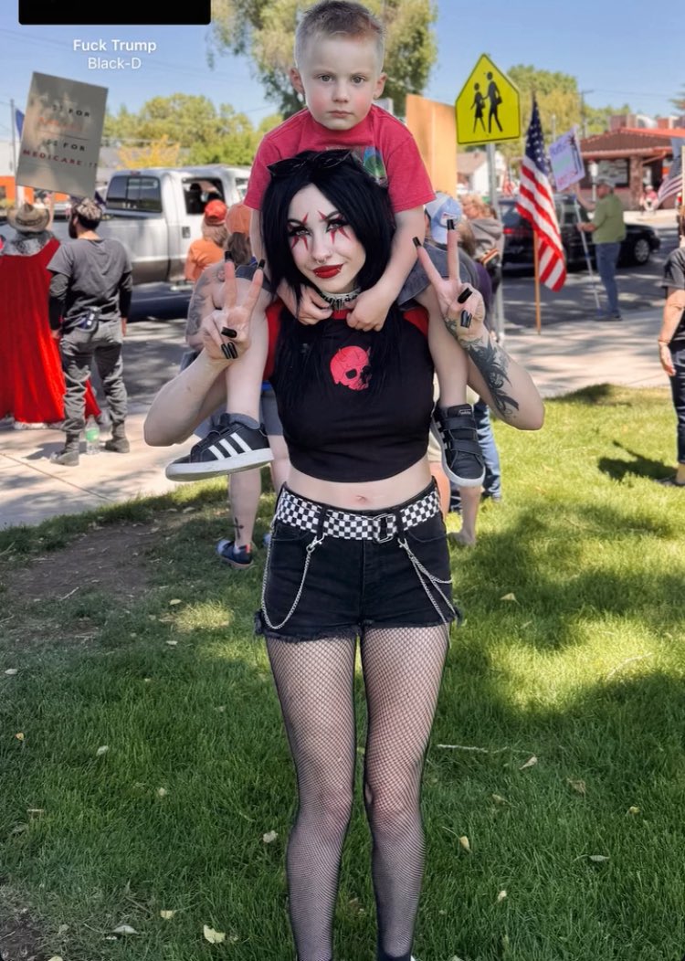 AlienFairy24's tweet photo. Raising my little shadow king
My favorite little alien ๐ค
Every day with you is magic
Goth mom & her chaos spawn ๐ฆ
#gothmom https://t.co/v80n5xoXhi