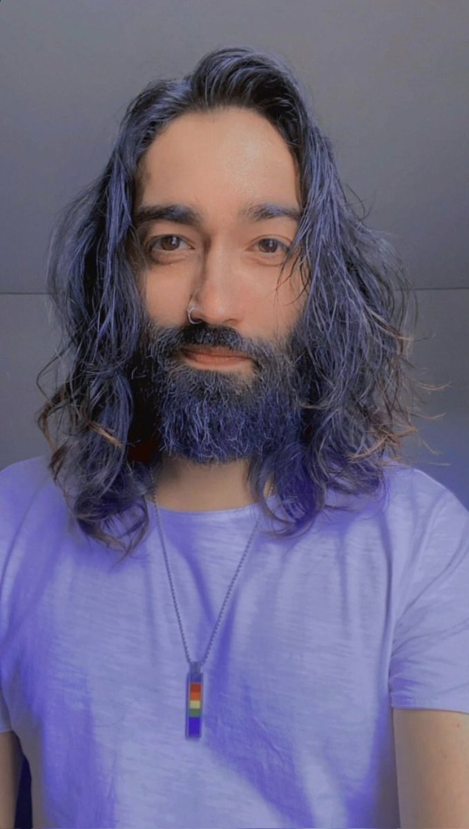 Ok, oficialmente vou TENTAR voltar pra esse cabelo aqui
Pensando que foram mais ou menos 2 anos e meio mas com tamanho que está agora deve demorar mais 😭